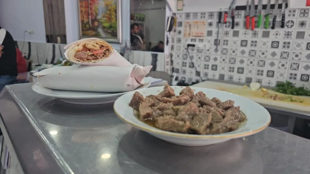 Yiyen bir daha geliyor! Kavurma ve çiğköftenin birleştiği yeni lezzet