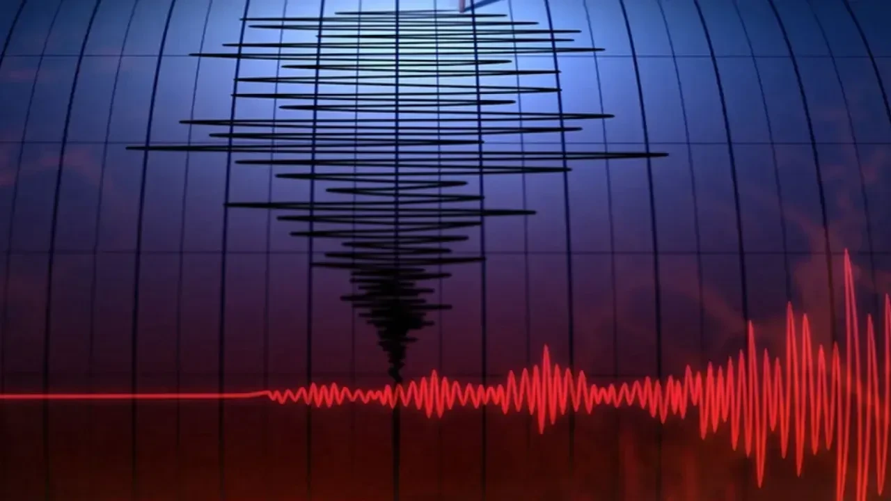 Cezayir'de korkutan deprem! 5,8 ile sallandılar