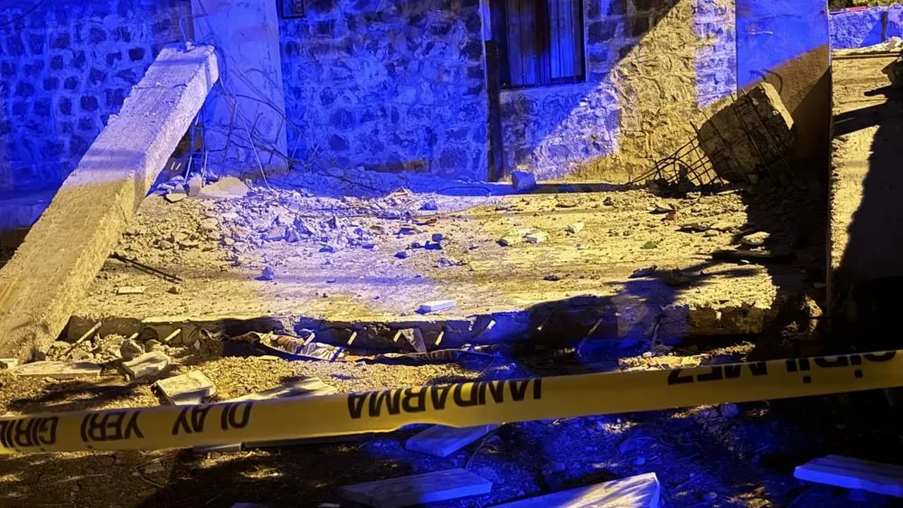 Diyarbakır'da balkon faciası: 2'si çocuk 5 yaralı