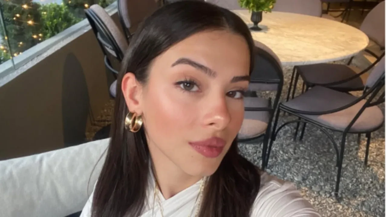 Ecem Öz’e Alaçatı'da şok! Tepki gösterdiği beach bu kez kapılarını kapattı!