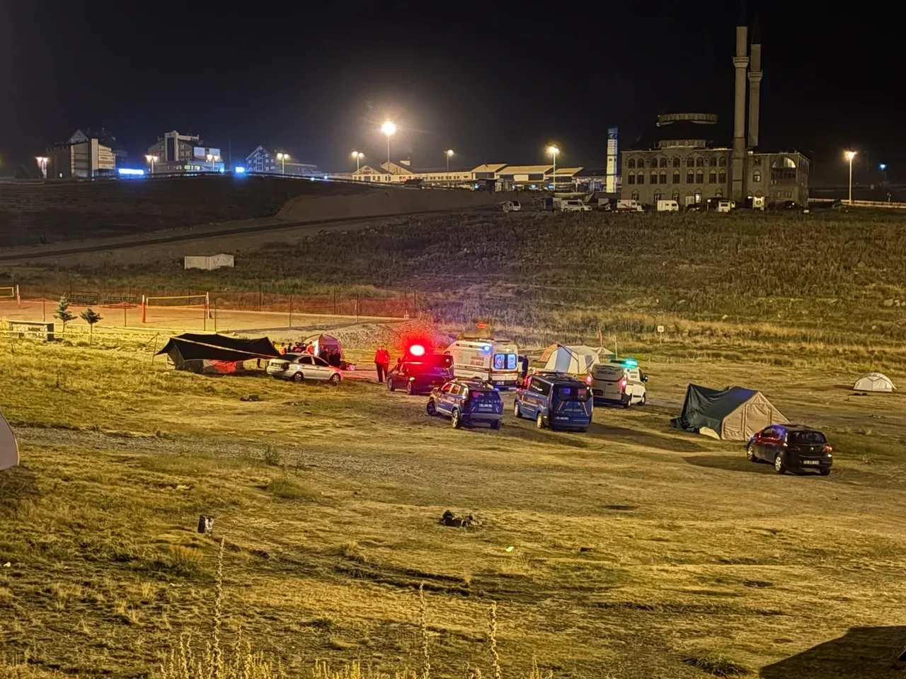 Kiraladıkları çadır mezarları oldu! Kamp keyfine giden karı kocadan acı haber