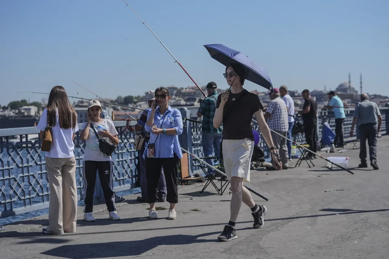 Meteoroloji duyurdu: 19 ilde sağanak, 3 ilde kuvvetli rüzgar bastıracak