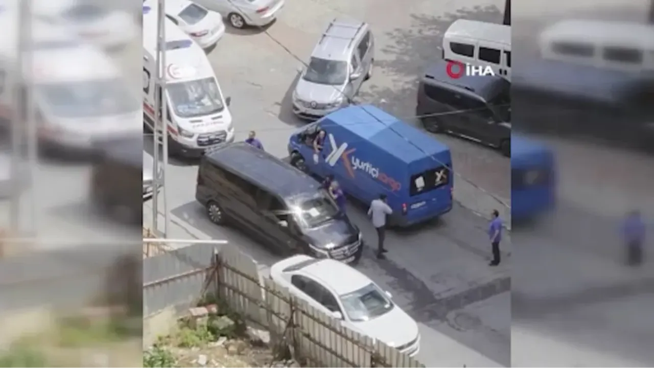 'Pes' dedirten olay! Kavgaya denk gelen ambulans  dakikalarca yolda kaldı