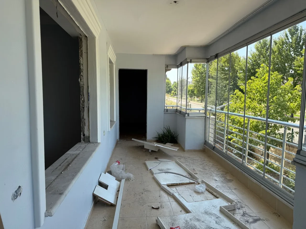 Satın aldığı evi görünce hayatının şokunu yaşadı! Eski ev sahibi kabusu oldu