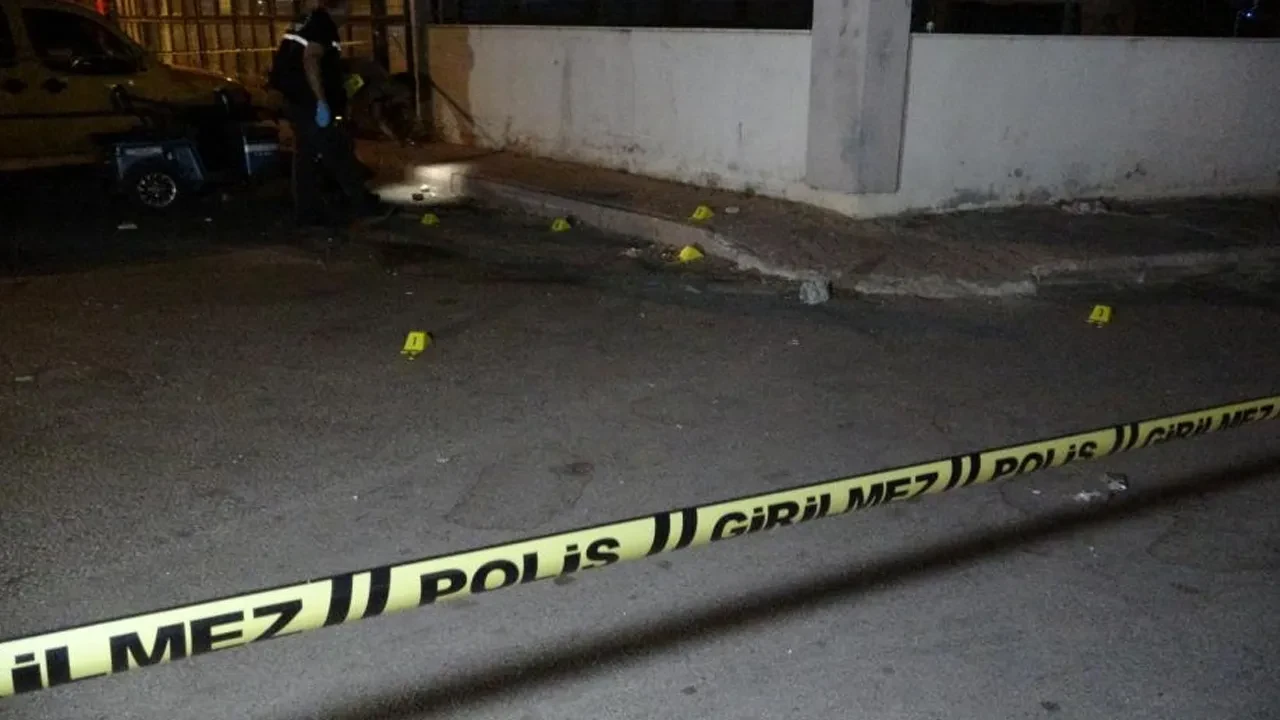 Sokak ortasında dehşete düşüren olay! Kurşun yağmuruna tuttu