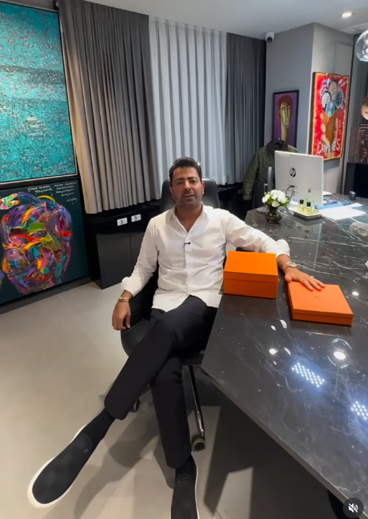 Ünlülerin kuyumcusu fenomen Ersan Gülmez gözaltına alındı! Deste deste paralarla videoları vardı