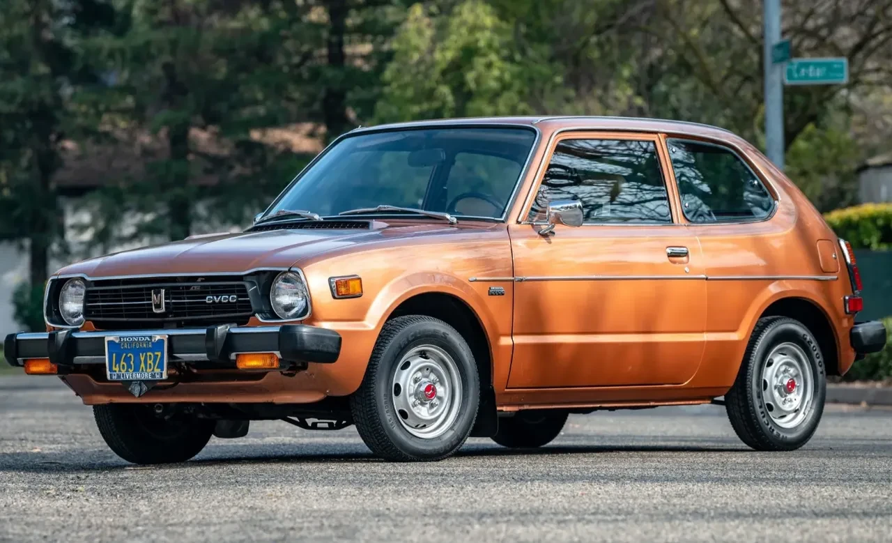 Üreticisini kurtaran efsane otomobiller sıralandı! Otoban faresi Peugeot 205 de aralarında