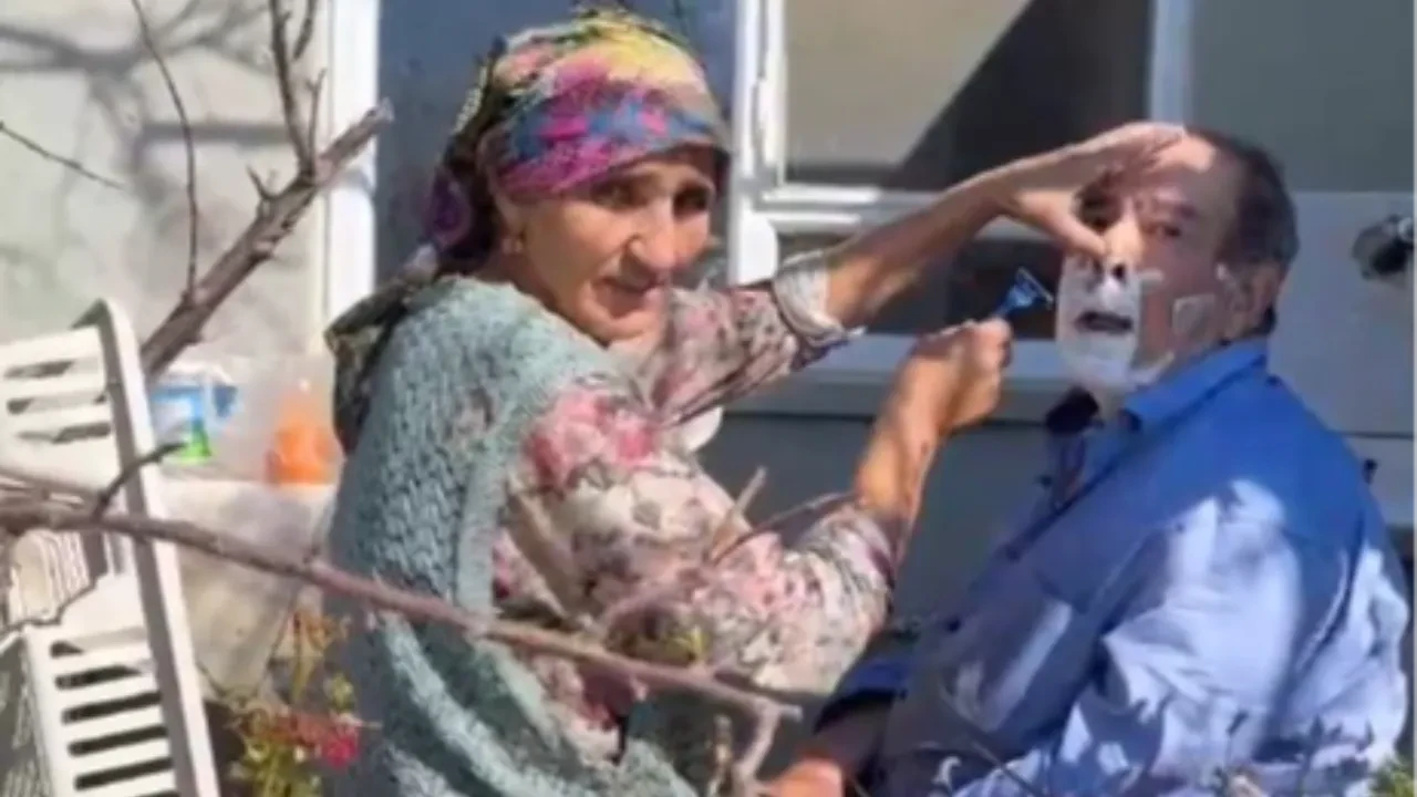 Yıllarca felçli eşine ve annesine baktı! 22 yılın ardından vefat etti