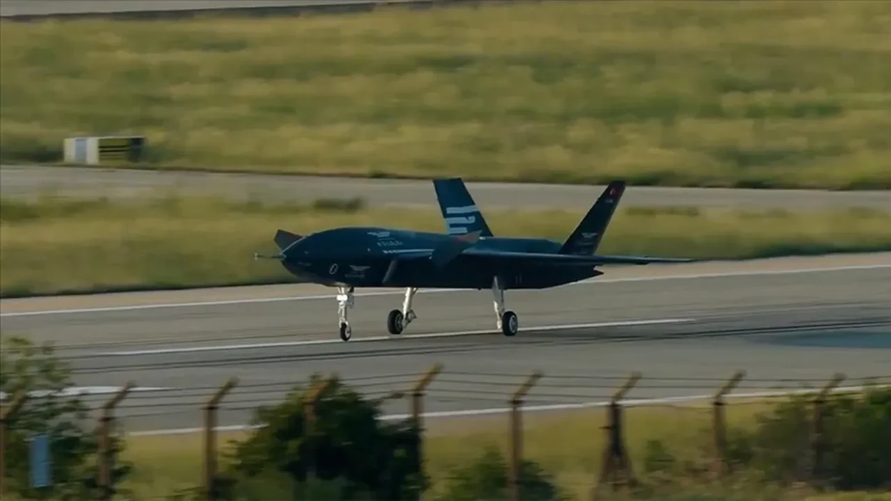 Bayraktar KIZILELMA PT-4 kritik testi böyle geçti! Düşmana korku veren kayıt