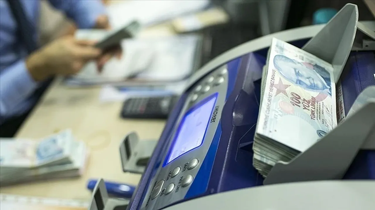 Faizsiz kredi yarışı kızıştı: Limit 90 bin TL'ye ulaştı! İşte sıfır faizli kredi veren bankalar