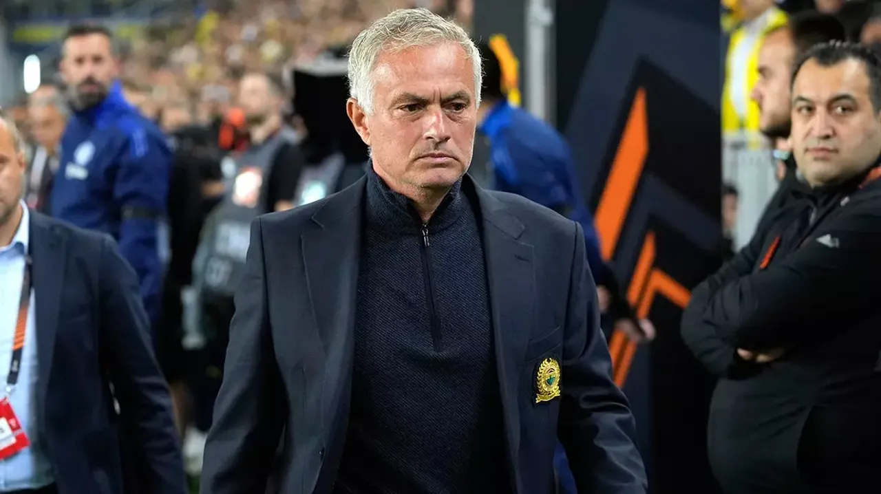 Mourinho'dan flaş sözler! 'Ekonomik gücü olmayan bir kulüpteyim'