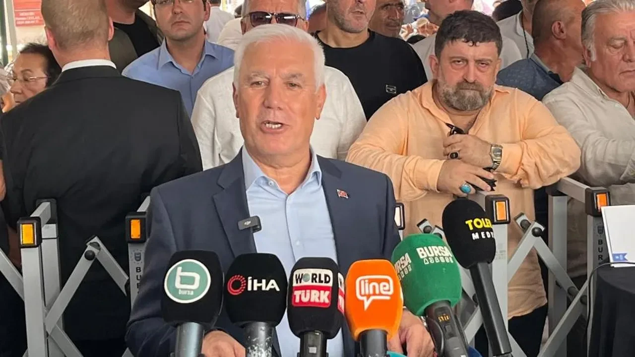 Mustafa Bozbey, AK Parti'ye mi geçecek? İddialara cevap verdi