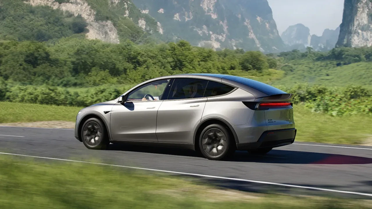 Tesla yeni Model Y L aracını duyurdu: Menziliyle dikkat çekti