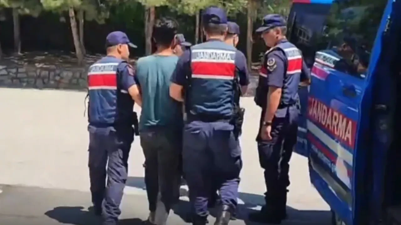 14 ilde terör örgütü DEAŞ'a büyük darbe! 26 kişi yakalandı