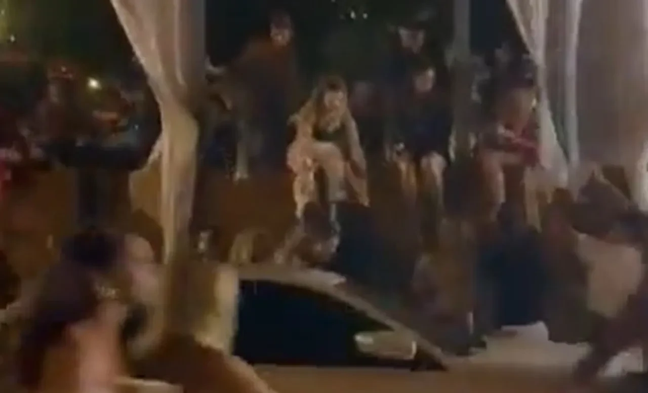 Alaçatı'da eğlence mekanında çatışma! Ezgi Mola'nın eski eşi Mustafa Aksakallı vuruldu