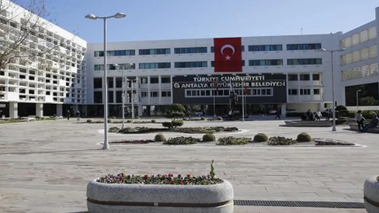 Antalya Büyükşehir Belediyesi'ne yolsuzluk soruşturması! 1 kişi daha tutuklandı
