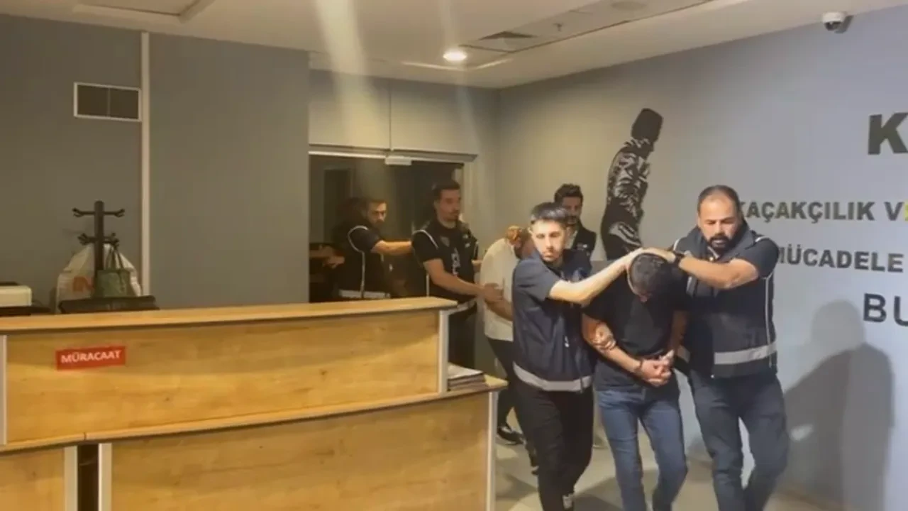 Balıkesir'i kana bulayacaklardı! 4 kişilik suç ağı çökertildi