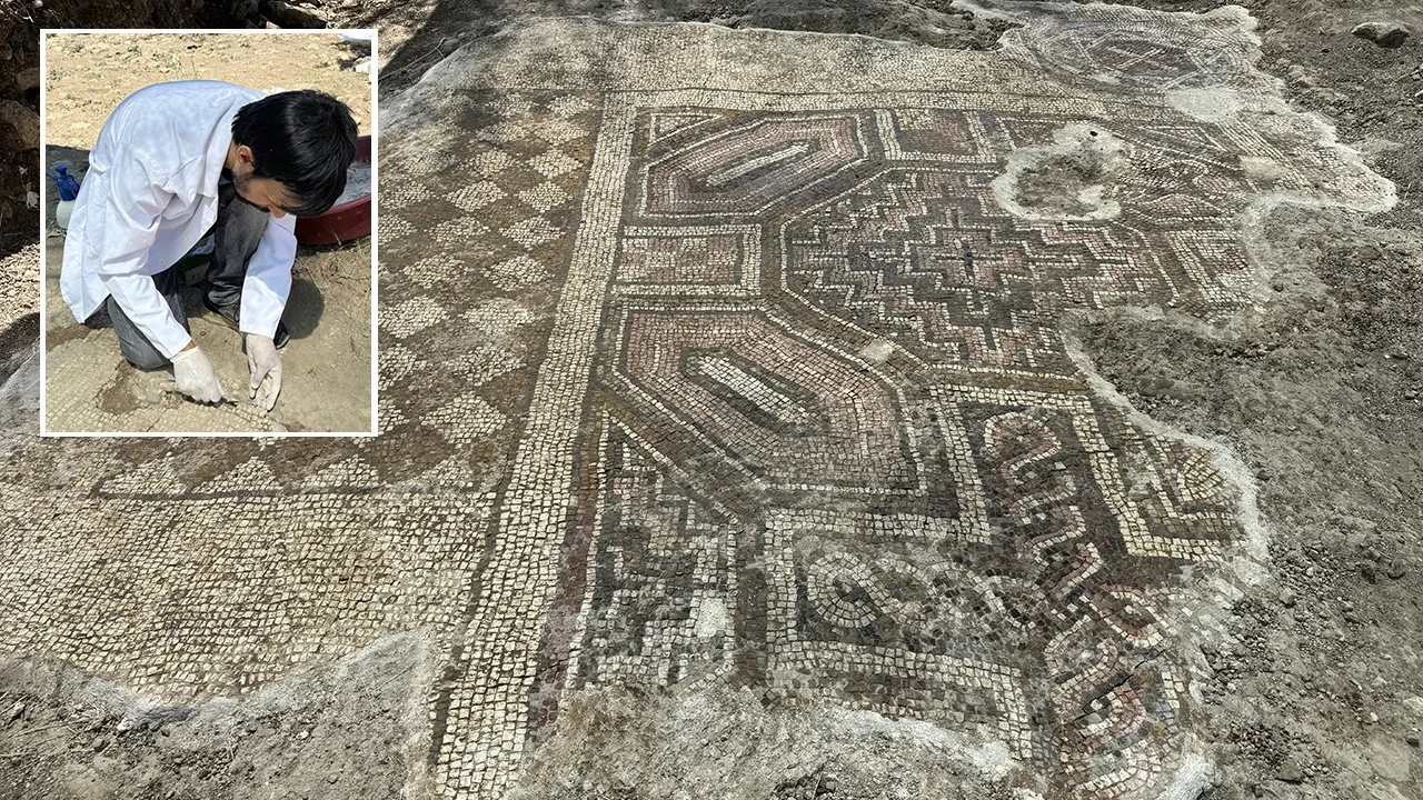 Diyarbakır'da mezar kazılırken çıktı! Haç motifli Davud Yıldızı: Yazılanlar ne anlama geliyor?