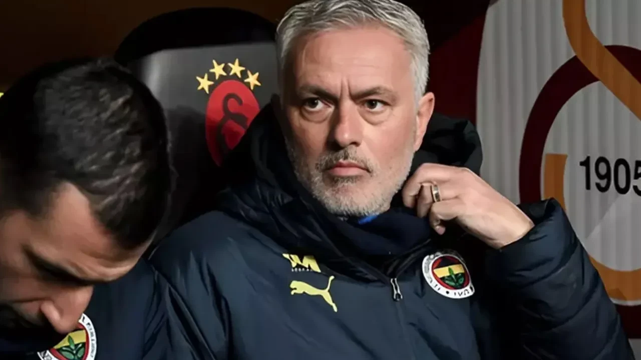 /spor/fenerbahcede-david-alaba-hareketliligi-jose-mourinhoya-cevap-verdi-3238728