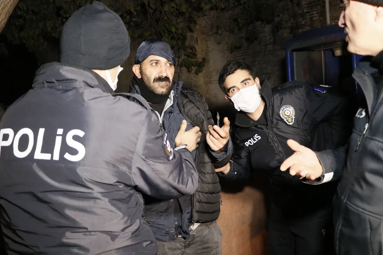 Genç kadını yüzünden bıçakladı! Cezaevinden kaçıp korkunç mesajlar yolladı 