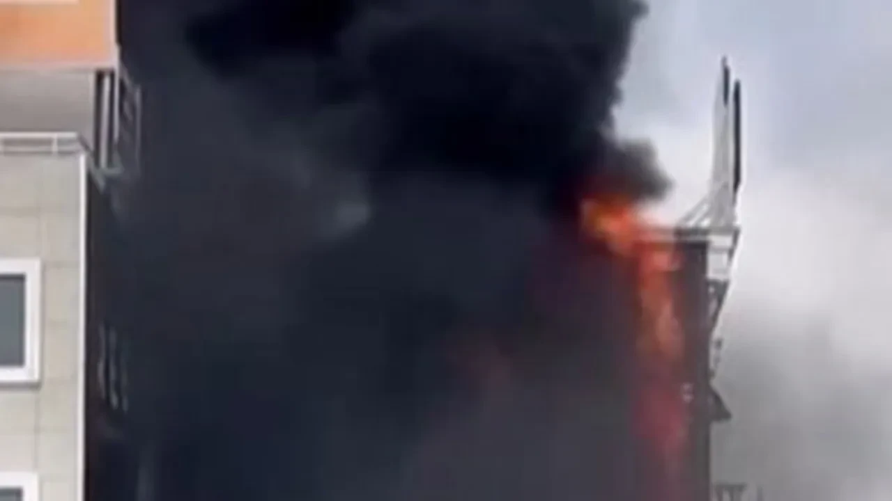 İş yeri alev aldı, kara dumanlar korkuttu