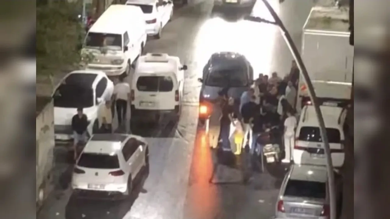 İstanbul yağmura kavuştu! Kötü sürprizler de beraberinde geldi