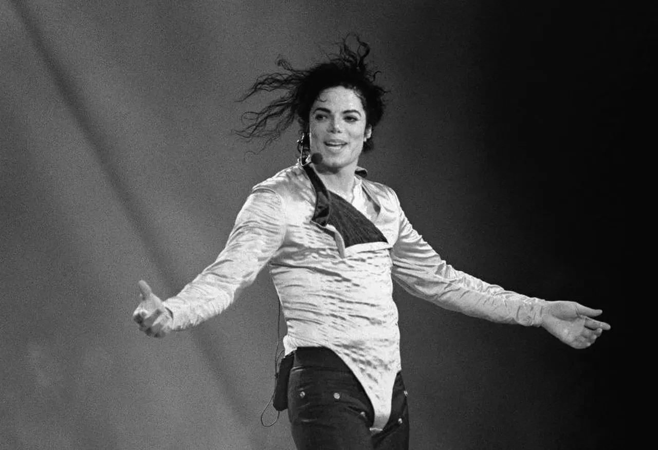 Michael Jackson çorabı satışa çıktı! Rekor fiyat teklif edildi