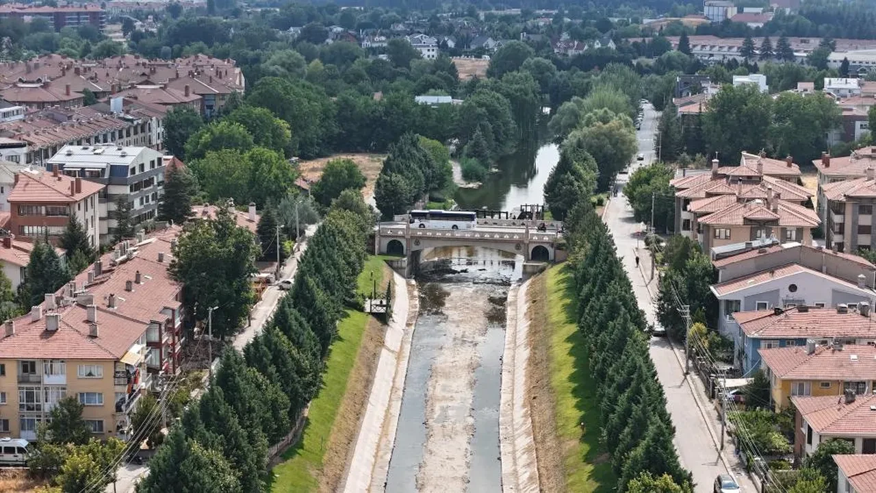 Porsuk Çayı alarm veriyor: Su seviyesi dip yaptı!