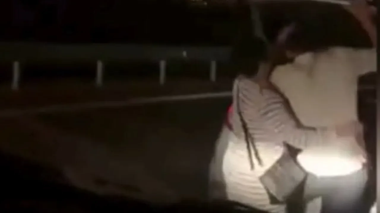 Trafikte kavgaya baltayla saldırdılar