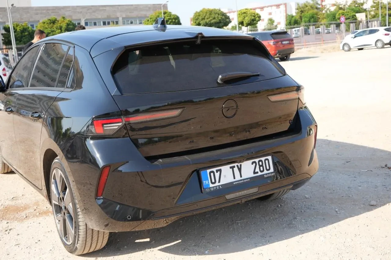 Aldığı sıfır araç hayatı zehir etti! Çileden çıkan adam firmaya ateş püskürdü: "Devletin savcısına ulaştım, markaya ulaşamadım "