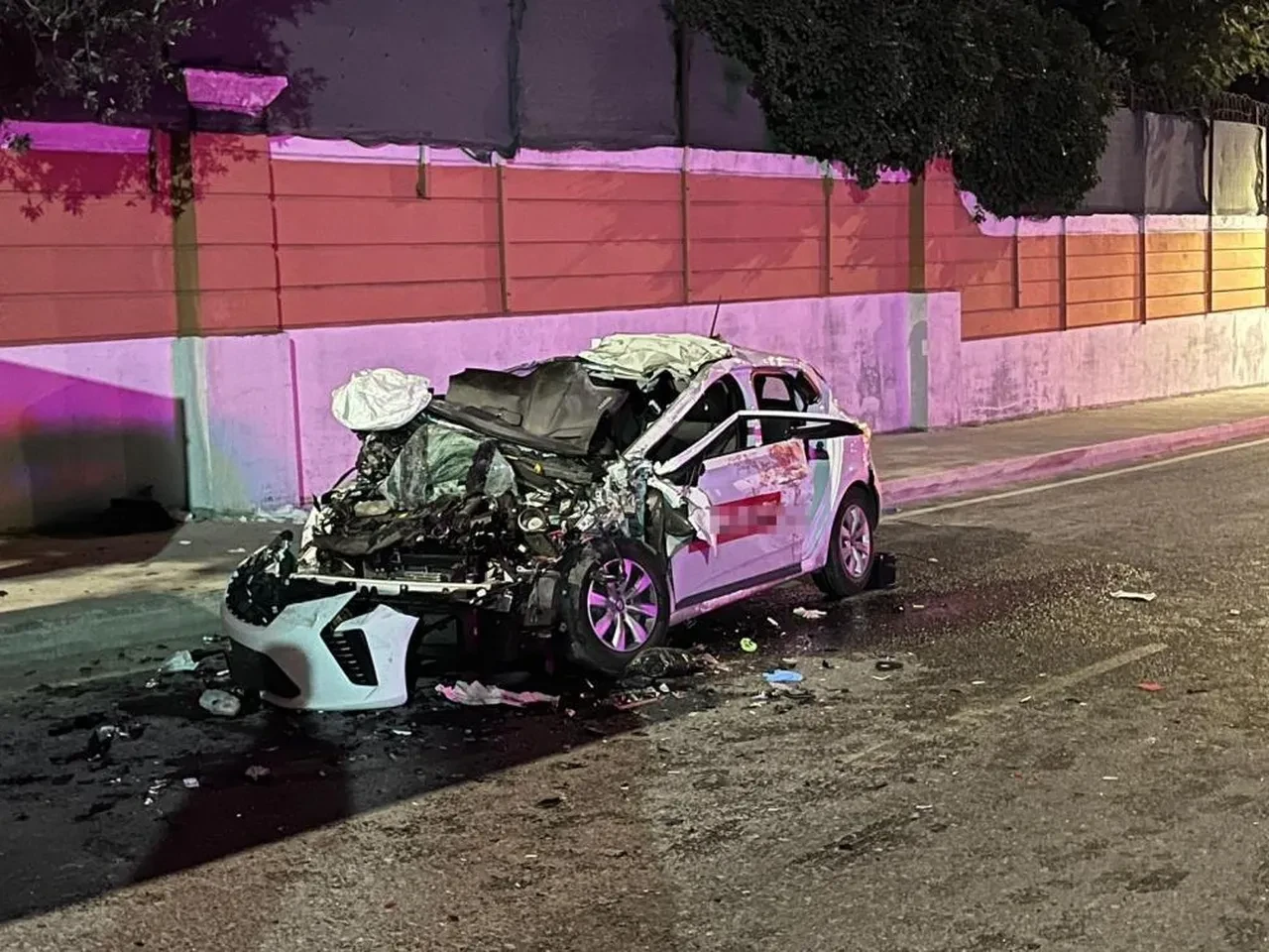 Arabanın hali kazanın dehşetini ortaya koydu! Park halindeki tıra ok gibi saplandı: Ölü ve yaralılar var