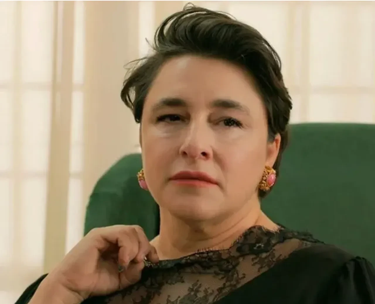 Barış Arduç ödül aldı Esra Dermancıoğlu sitem etti: Türkiye'de sanatçıların arasına giremiyorum