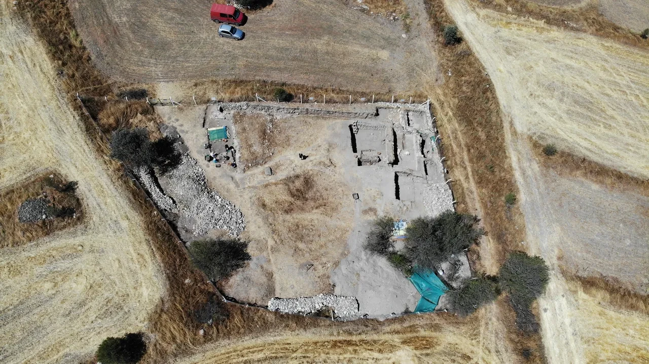 Çorum'daki kazıdan çıkanlar Anadolu-Selçuklu dönemini yansıtıyor! Çalışmalar 2021'den bu yana sürüyor