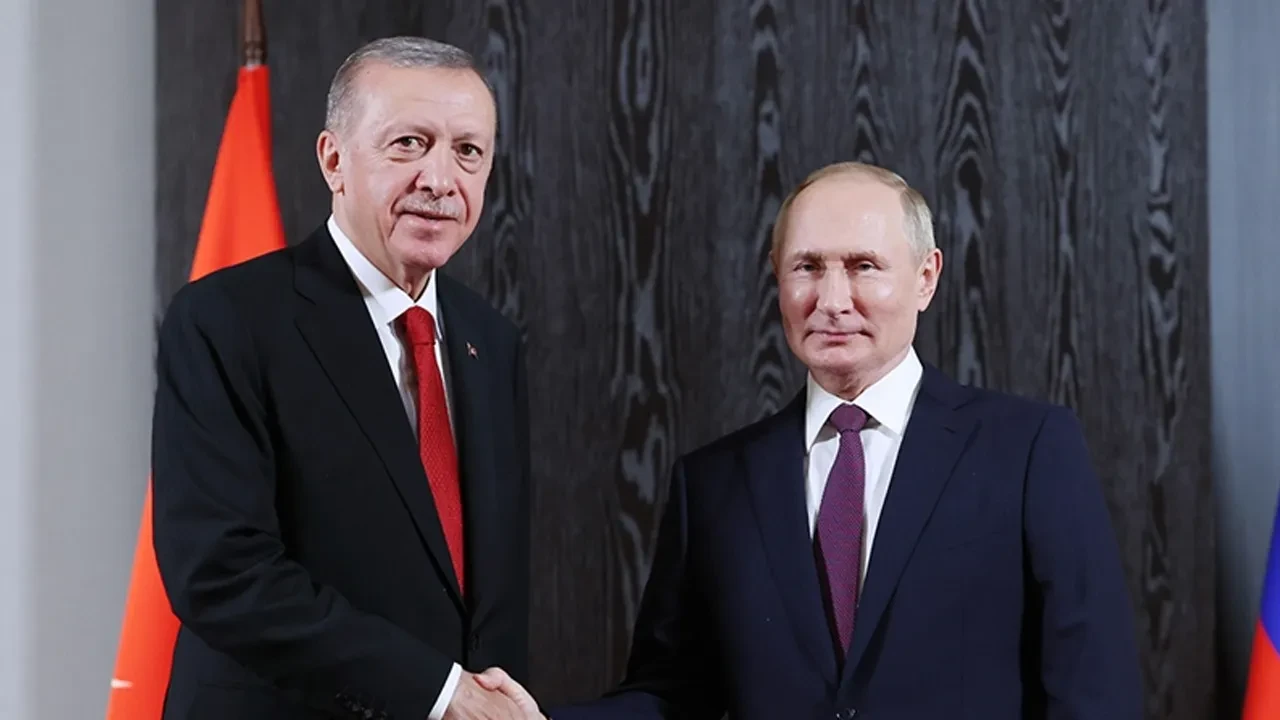 Cumhurbaşkanı Erdoğan, Putin ile görüştü! Gündem Alaska'daki zirve