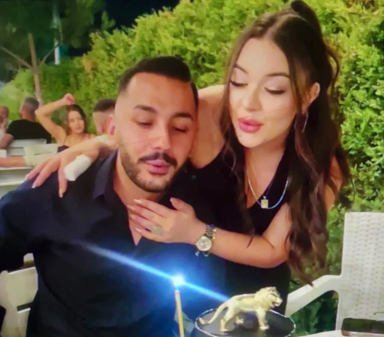 Doğum günü dönüşü yürek burkan görüntü! Nişanlı çift kazada can verdi