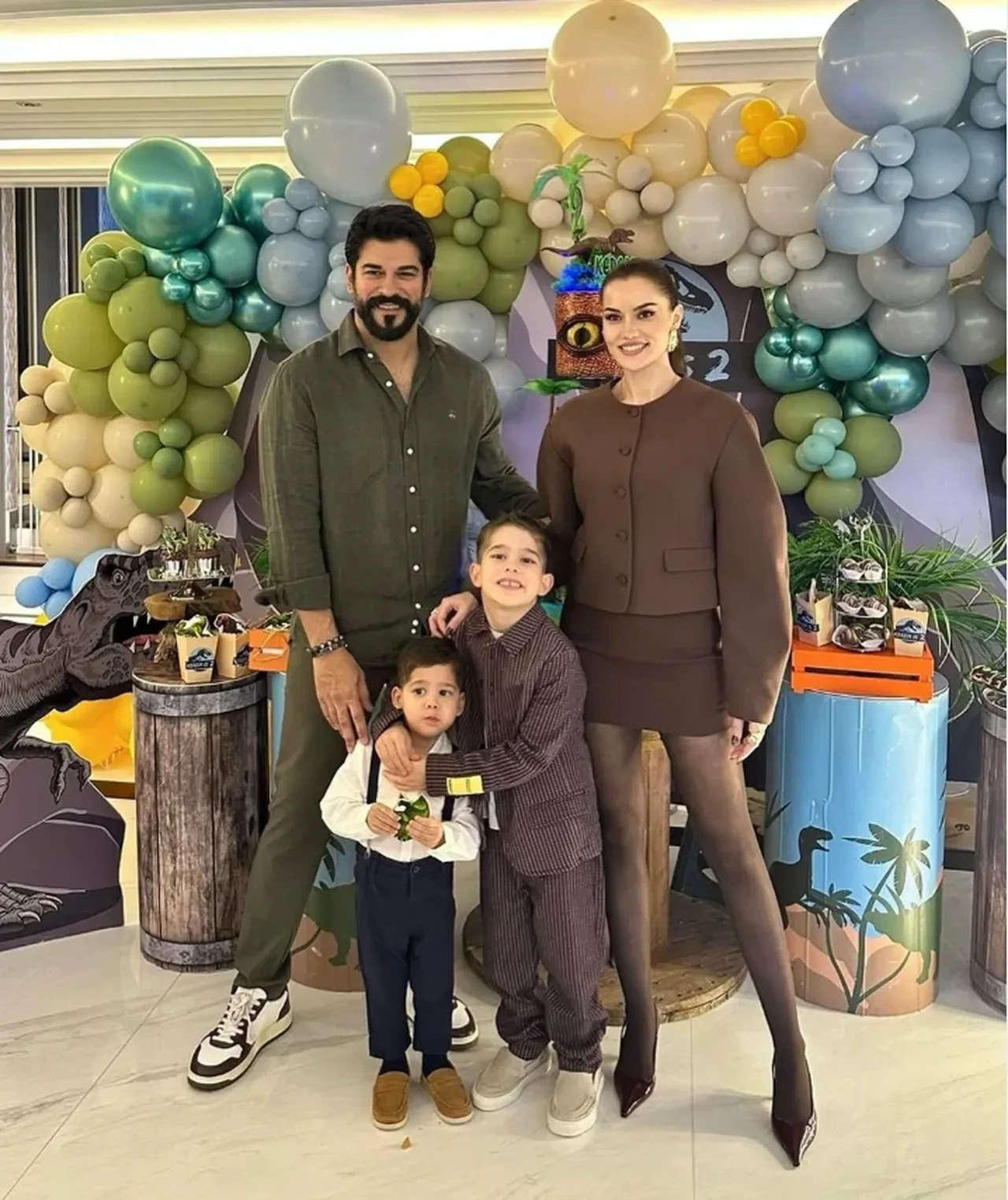 Fahriye Evcen ile Burak Özçivit hakkında şiddet iddiası