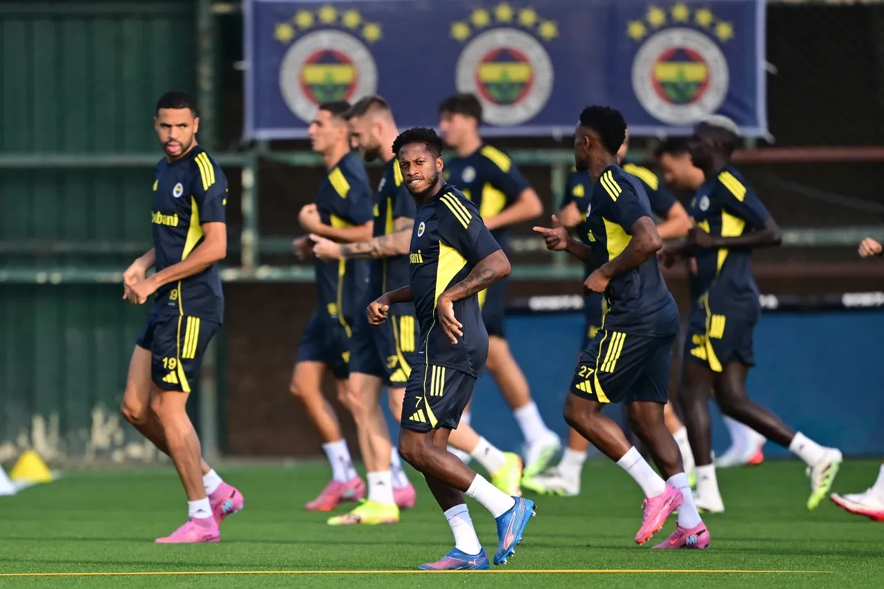 Fenerbahçe, Şampiyonlar Ligi aşkına Benfica karşısında! Dev maç şifresiz kanalda! İşte detaylar