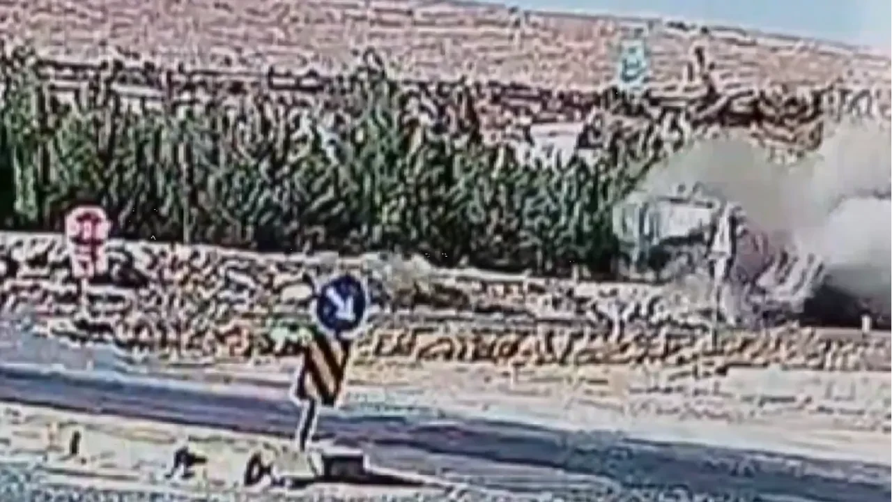 3 kişinin öldüğü feci kaza anı kamerada!