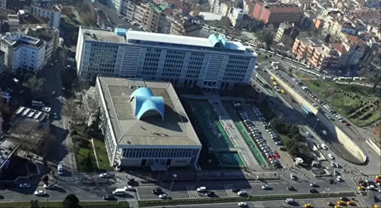 İBB'nin sosyal medya yöneticisinden çarpıcı itiraflar! Dikkat çeken notlar detayı: 'Kullanılmış hissettim'