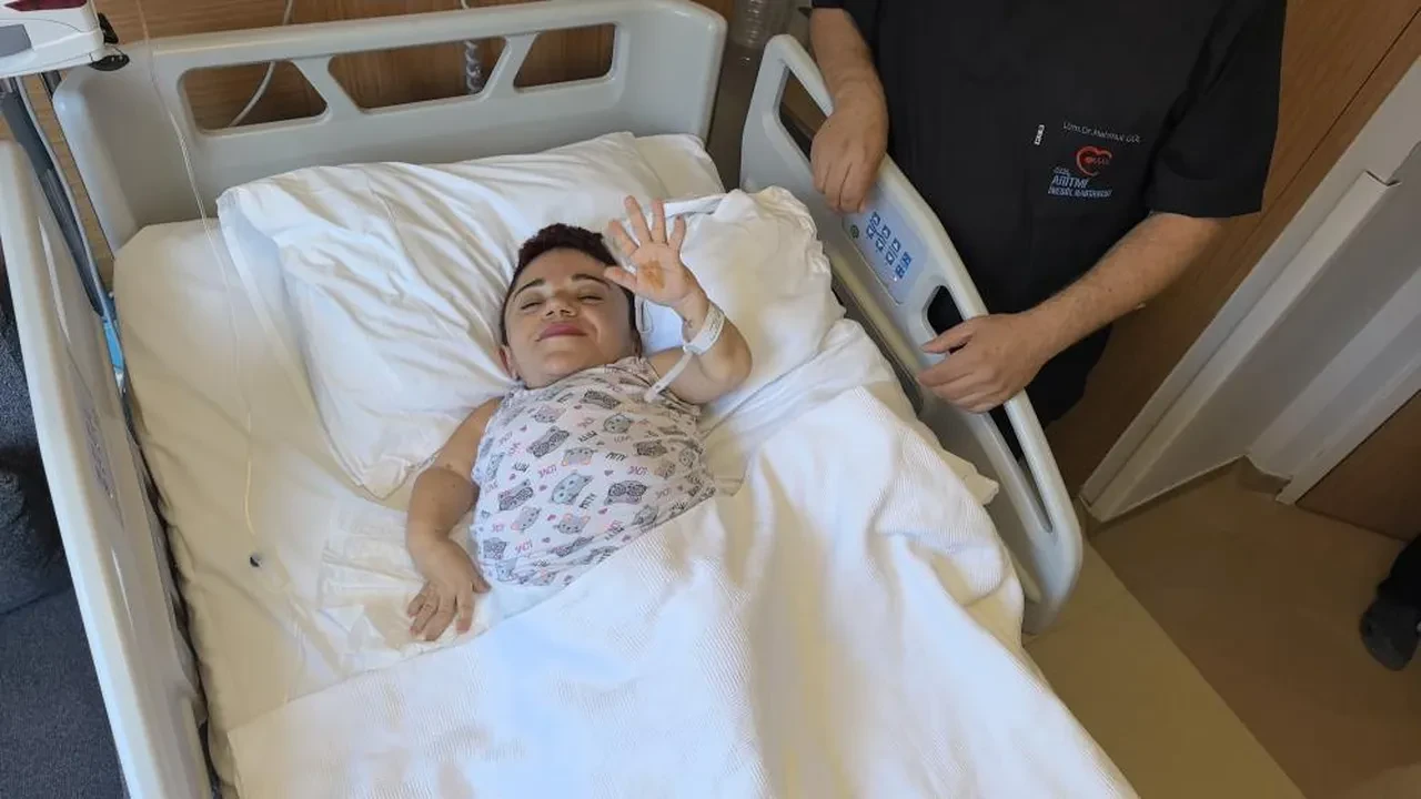 Karın ağrısı şikayetiyle gitmişti... 24 kiloluk kadından 3 kilo kist çıktı 