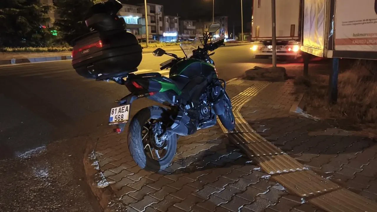 Karşıdan karşıya geçmeye çalışan yayaya motosiklet çarptı