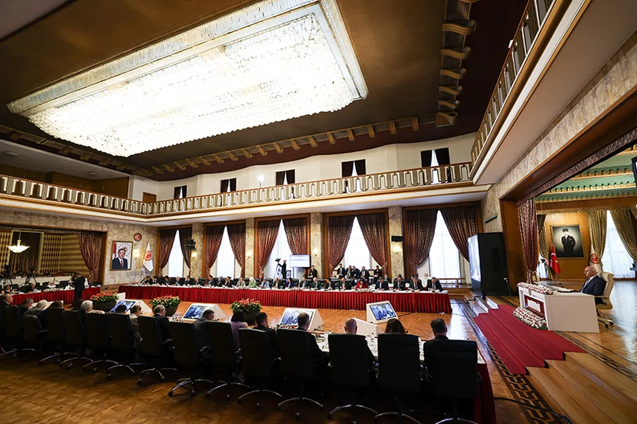 Komisyona 1980'de gözaltında kaybolan Hayrettin Eren'in kardeşinin sözleri damga vurdu! Mehmet Ağar'ın da ismini verip 'Açıklansın' dedi