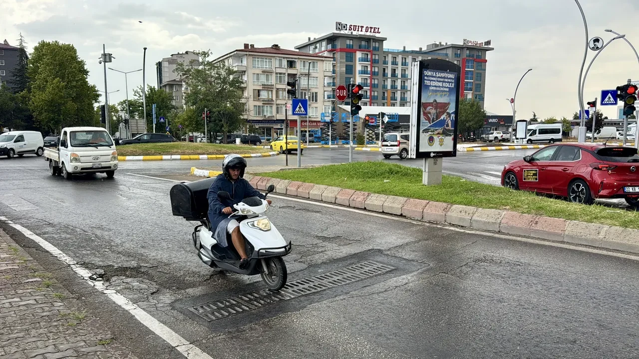 Meteoroloji saat verdi: Üç koldan yağış vuracak! İstanbul'a uyarı