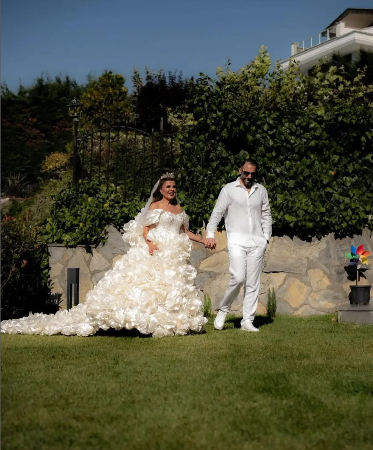 Nuray Sayarı eşiyle arasındaki yaş farkına açıklık getirdi 