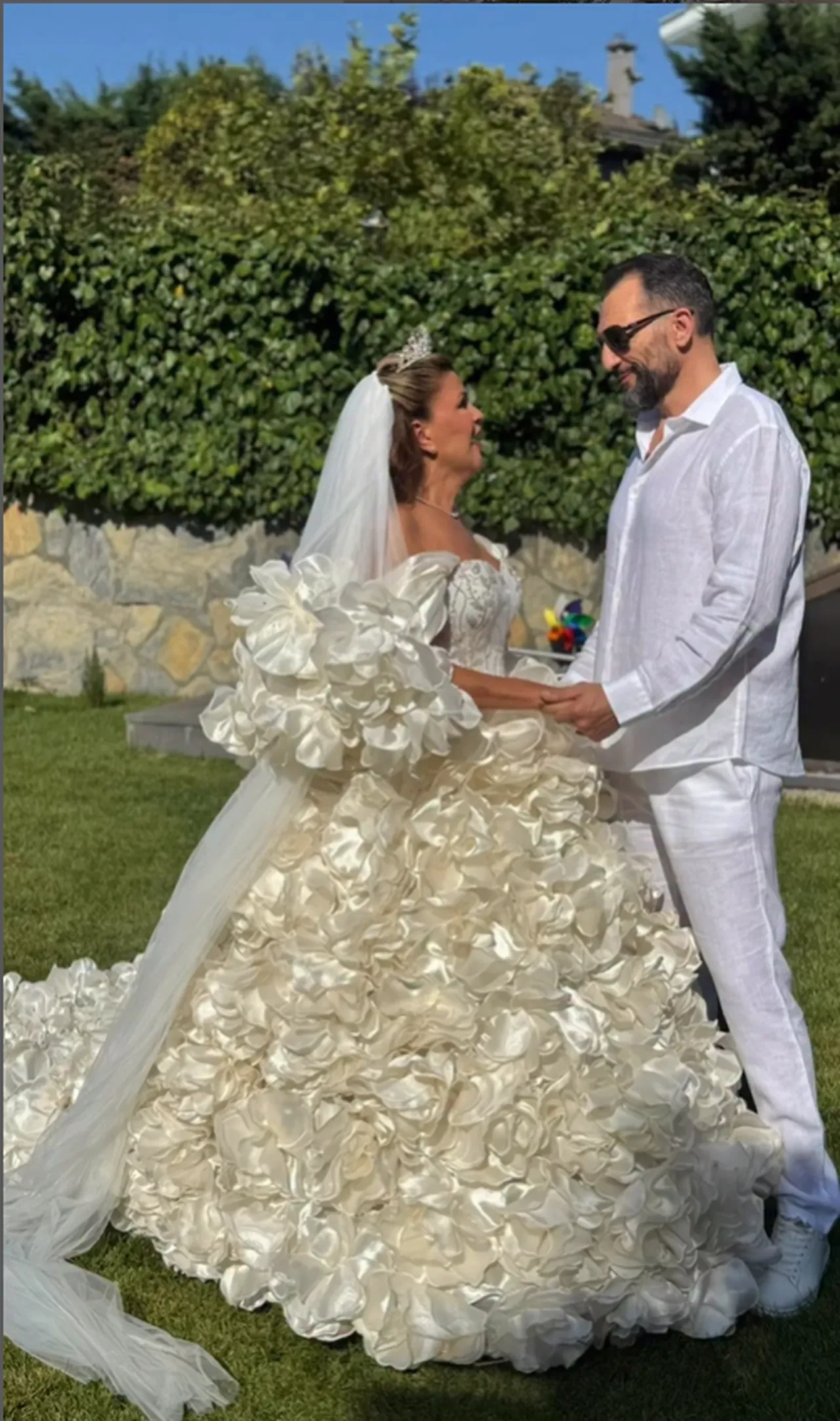 Nuray Sayarı eşiyle arasındaki yaş farkına açıklık getirdi 