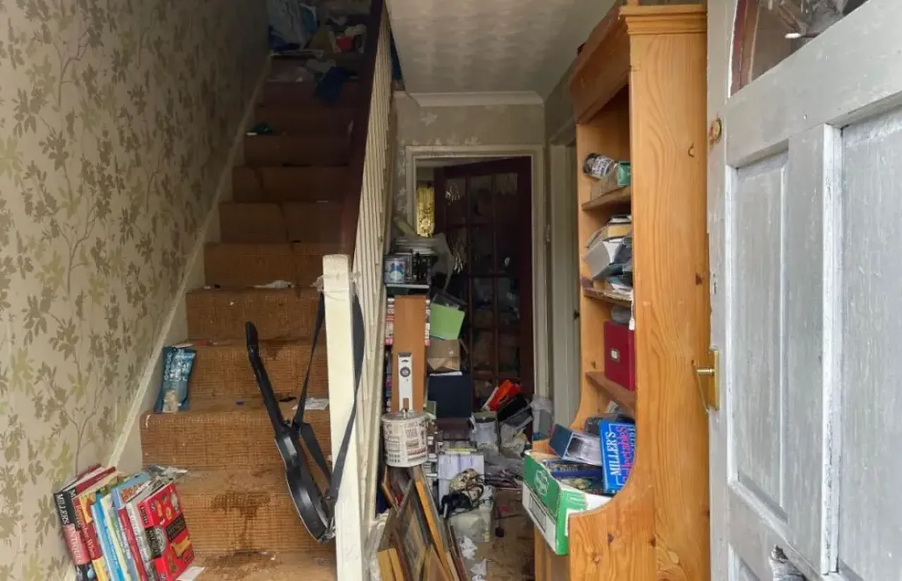 Satışa sunulan müstakil ev dışarıdan normal gözükse de içi korkunç bir sırrı saklıyor