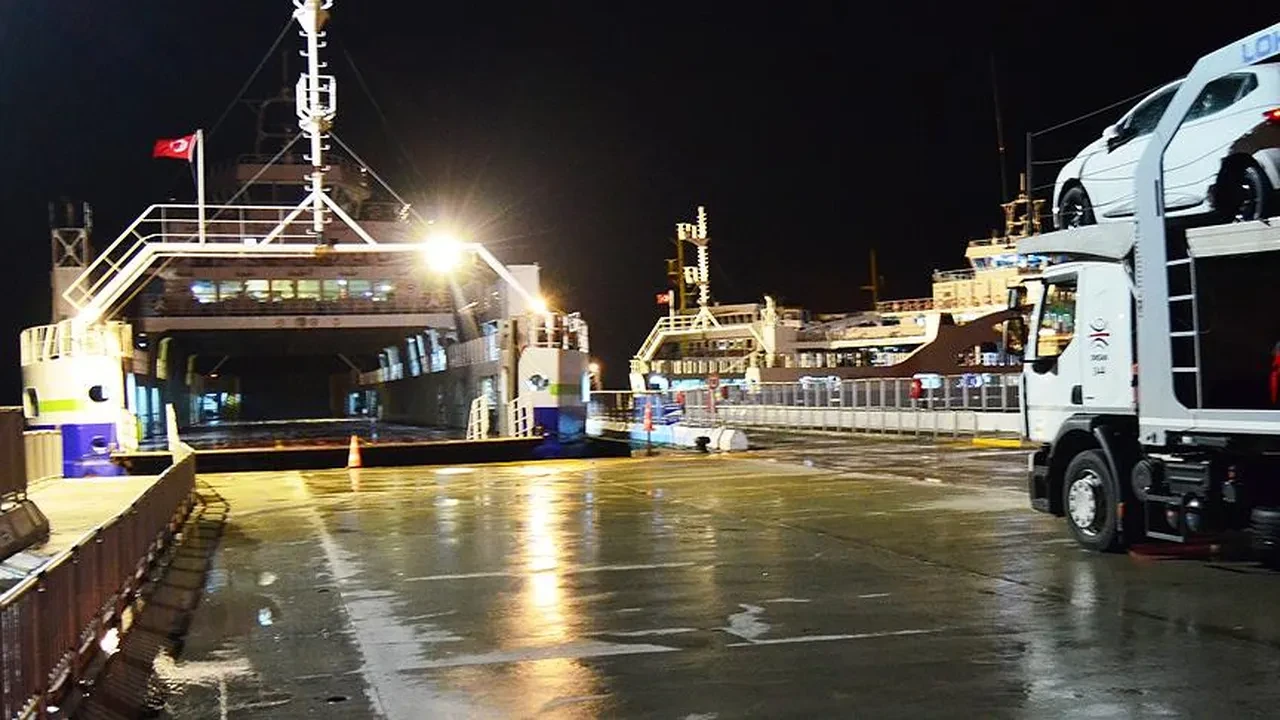 Sirkeci arabalı vapur hattı kapanacak mı, nereye taşınıyor? İBB açıklama yaptı