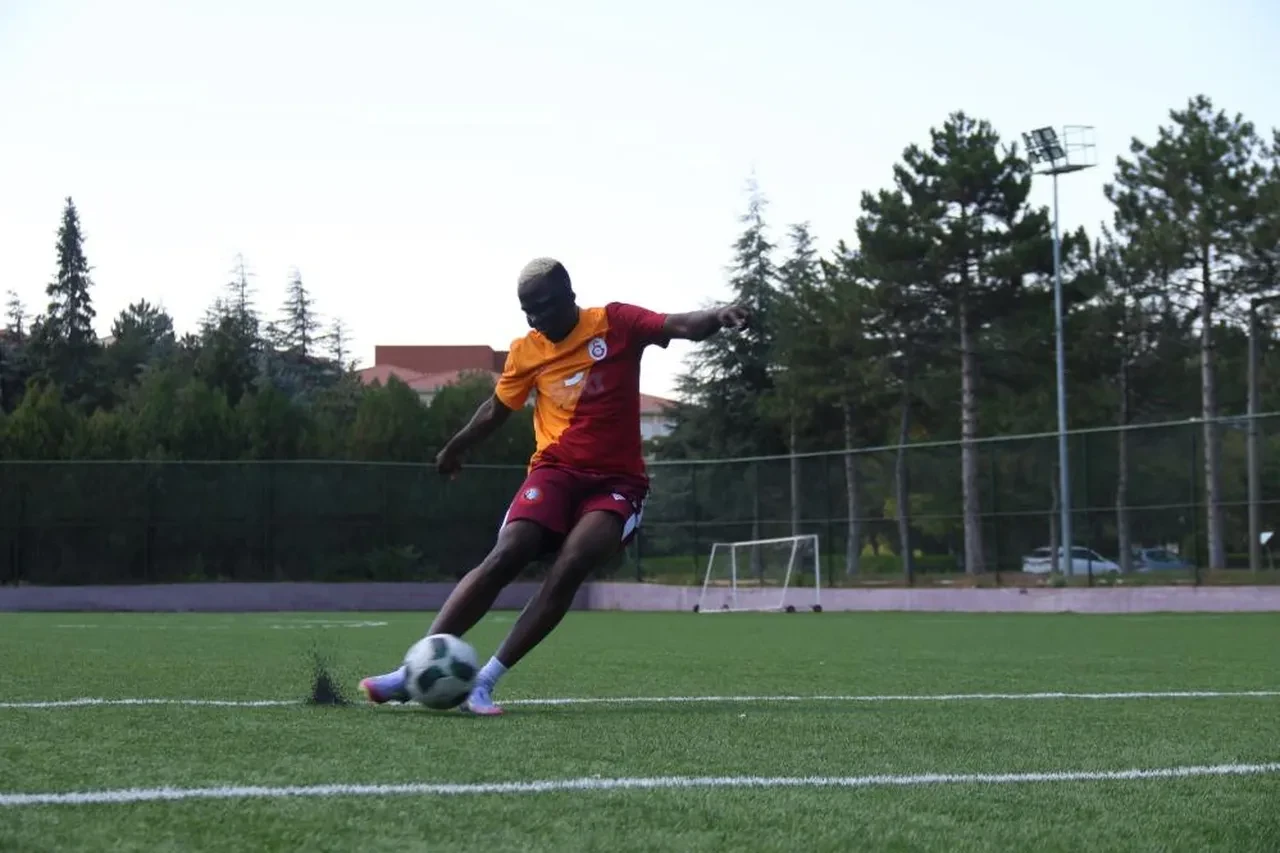 Victor Osimhen, Eskişehir'de... 75 milyon euroyu duyunca çakmasını yaptılar: "Komşumuz, yan kabileden"