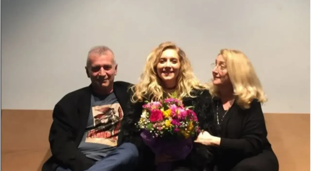 Babasını kaybeden Hayal Köseoğlu : İyi değilim 