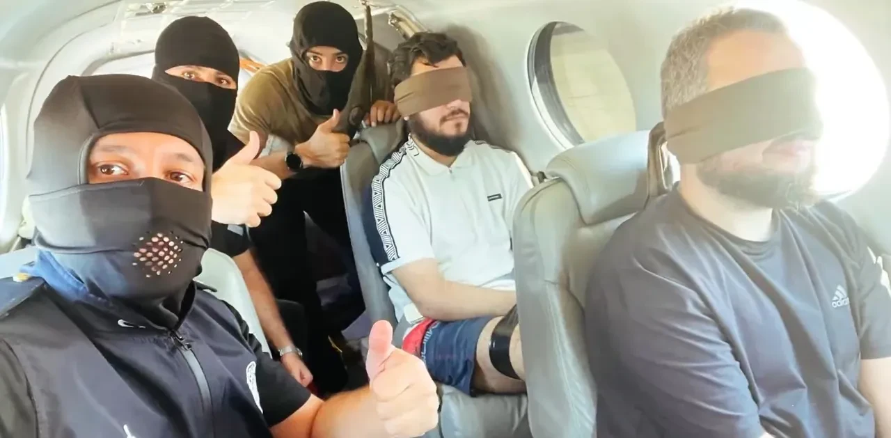 Bakan Yerlikaya duyurdu! Kırmızı bültenle aranan 3 kişi Türkiye'ye getirildi: Aralarında suç örgütü lideri de var